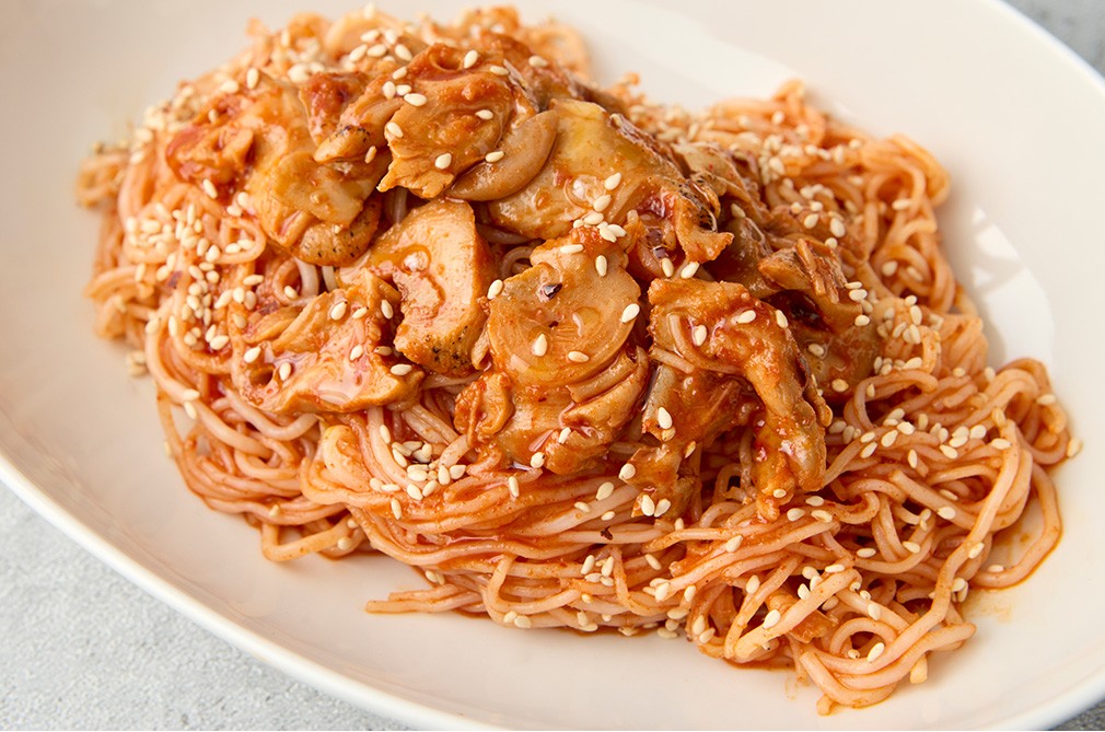 Seimen Spicy Sea Snail Noodles (세이면 골뱅이 가득 비빔소면)